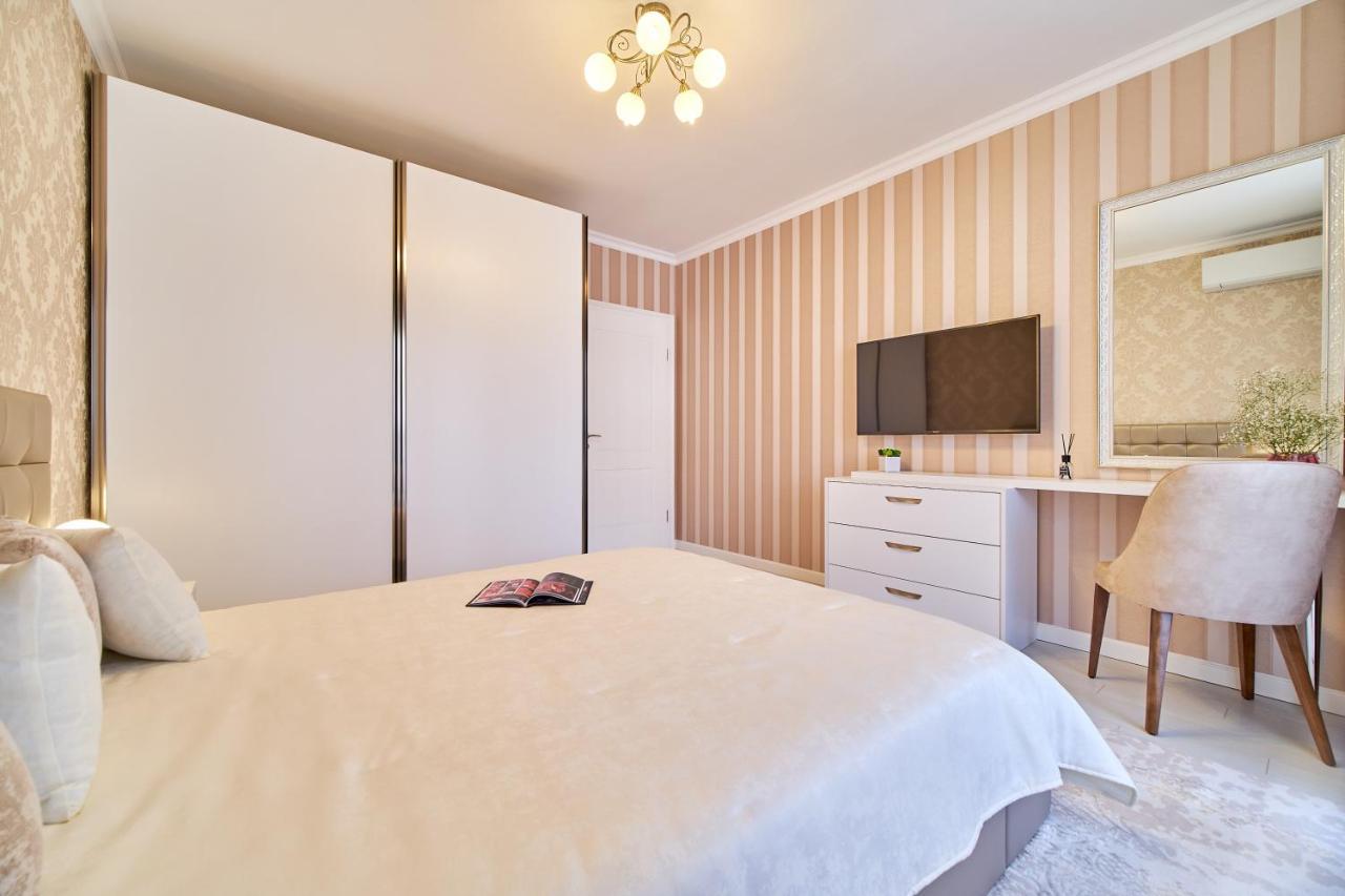 Premium Center Apartment In Grand Karavel 바르나 외부 사진